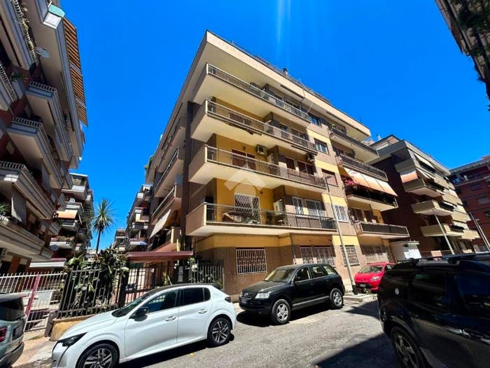 Appartamento trilocale in vendita in Via Salvatore Denti Di Pirajno, Ostia Levante, Roma