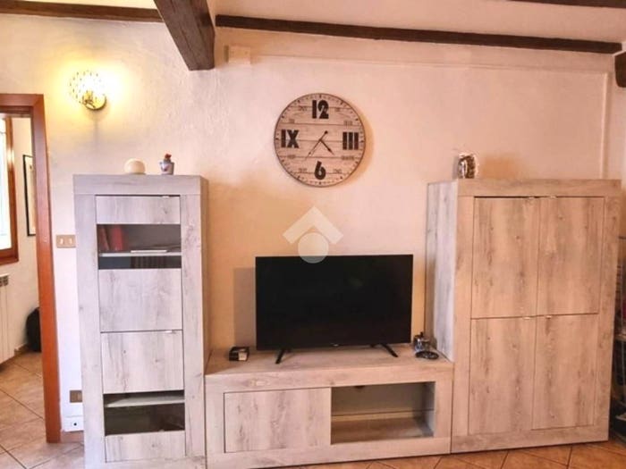 Appartamento trilocale in vendita in Via San Carlo, Centro Storico, Bologna