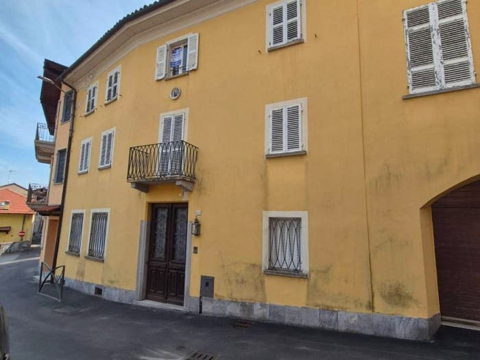 Appartamento trilocale in vendita in Via delle Fontane, Centro, Borgosesia
