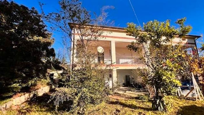 Casa con 6 locali in vendita in Torino di Sangro