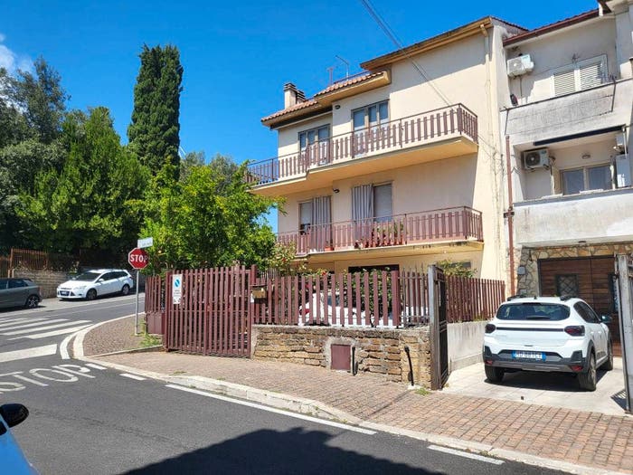 Appartamento trilocale in vendita in Via Santa Cecilia, Calcata