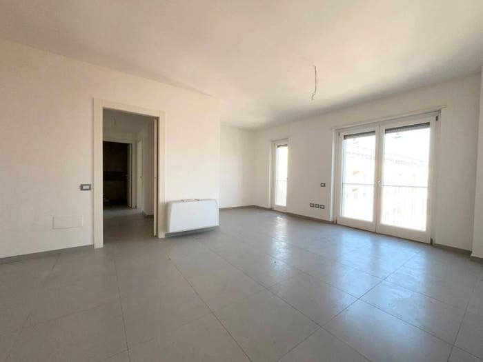 Appartamento quadrilocale in vendita in Via Ponti Rossi, Ponti Rossi, Napoli