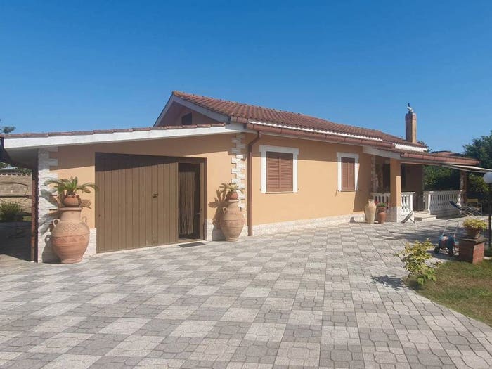 Casa quadrilocale in vendita in Via Rosolino Pilo, Campo di Carne Pantanelle, Aprilia