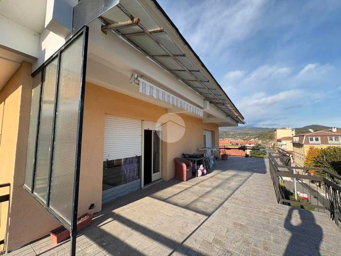 Appartamento quadrilocale in vendita in Via xxiv maggio, Centro, Cuorgnè