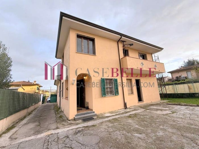 Casa con 6 locali in vendita in Camaiore Paese, Camaiore