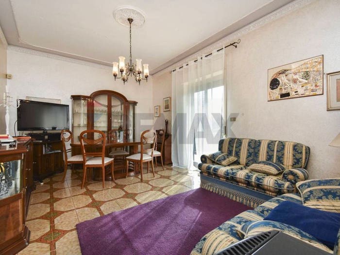 Appartamento con 5 locali in vendita in STRADA FEMMINAMORTA, Centro, Riposto