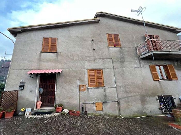 Appartamento con 6 locali in vendita in VIA VILLE, Belmonte in Sabina