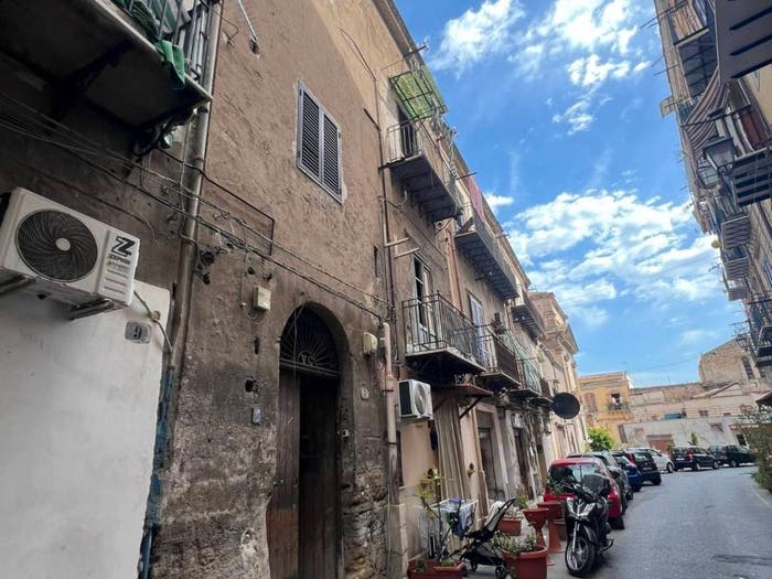 Appartamento con 5 locali in vendita in Via Gioeni, Tribunale, Palermo