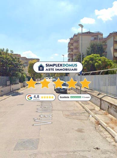 Appartamento con 6 locali in vendita in Via Maiuri, Aversa