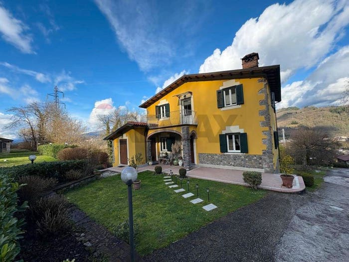 Casa con 6 locali in vendita in via lodovica gioviano, Borgo a Mozzano