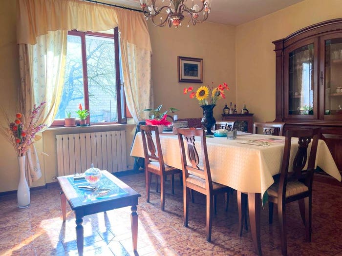 Appartamento con 5 locali in vendita in Via Monte Grappa, Centro, Castelraimondo