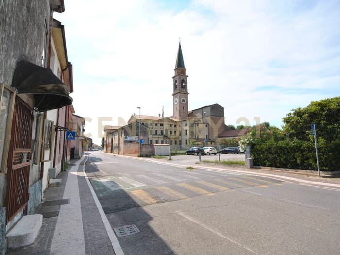Casa con 6 locali in vendita in Via Chiesa, Centro, Albaredo d'Adige