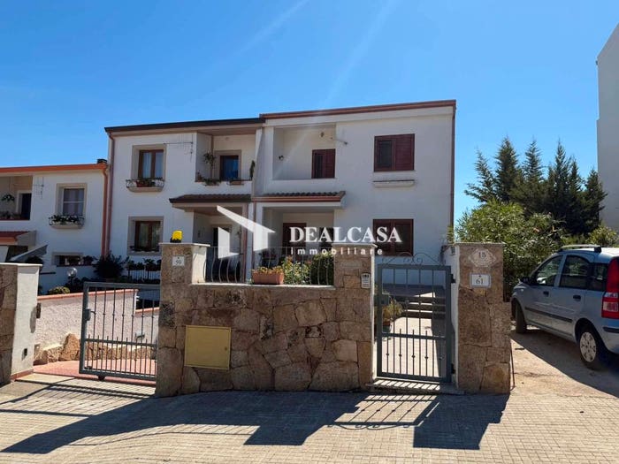 Casa con 6 locali in vendita in Via San Domenico Savio, Centro, Nuoro