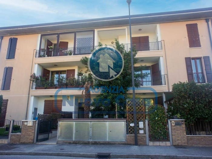 Appartamento trilocale in vendita in Via dei Nespoli, Ponte Nuovo Madonna dell'Albero, Ravenna