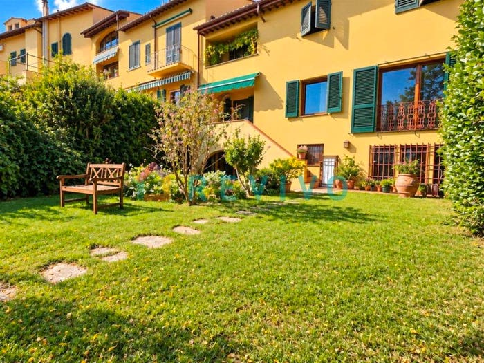 Appartamento con 6 locali in vendita in Viuzzo di Monteripaldi, Cinque Vie, Firenze