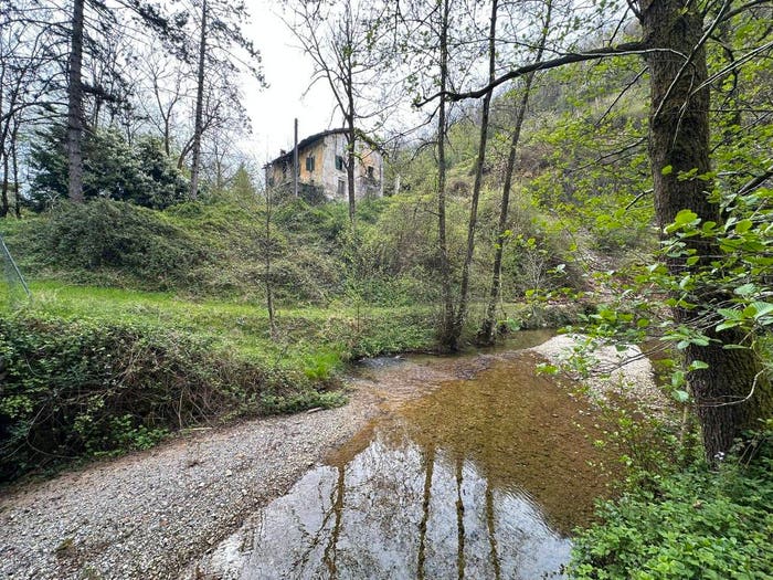Casa con 6 locali in vendita in Via Valle Rossa, Cene