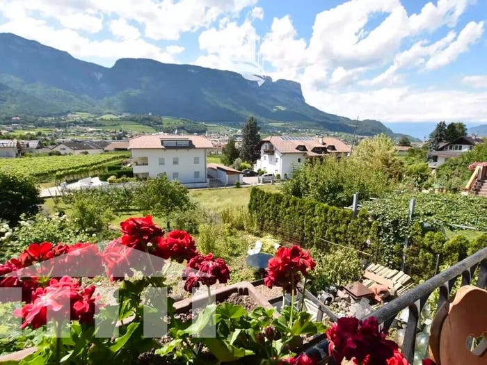 Casa con 6 locali in vendita in Appiano sulla Strada del Vino