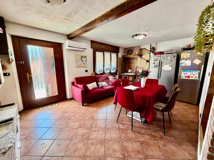 Casa trilocale in vendita in Via indipendenza, Centro, Fregona