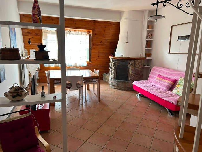 Appartamento trilocale in vendita in Via Leonardo Falconi, Capracotta