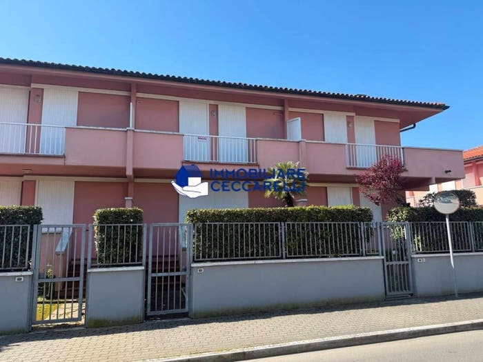 Casa con 5 locali in vendita in Via Gioacchino Rossini, Marina di Massa Centro, Massa