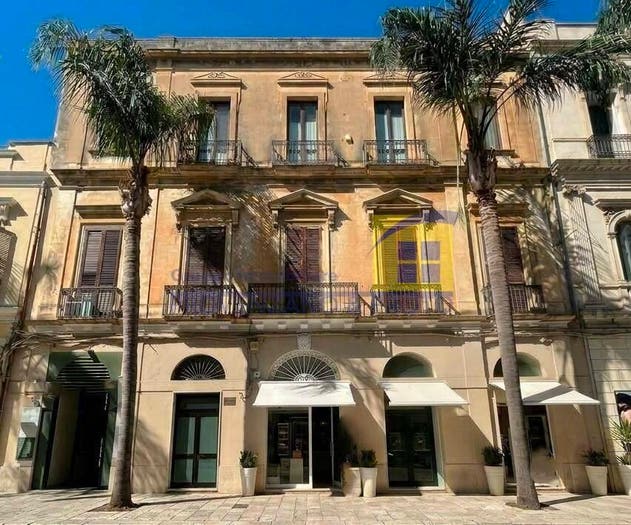 Appartamento quadrilocale in vendita in Corso Roma, Centro Storico, Brindisi