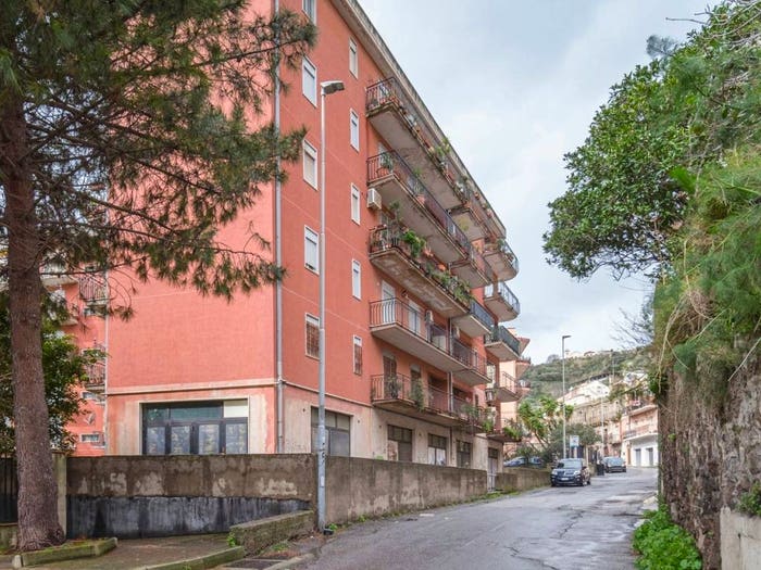 Appartamento trilocale in vendita in Via Comunale Bordonaro, Bordonaro Cumia, Messina