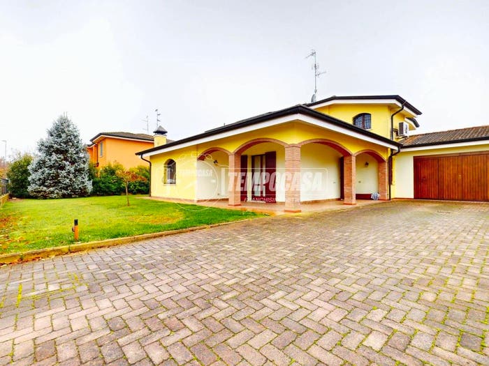 Casa con 6 locali in vendita in Via A Vallisneri, Reggiolo
