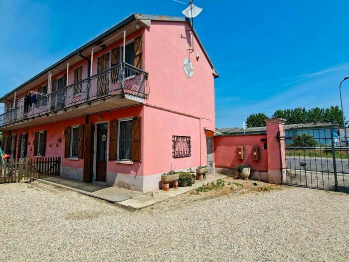 Casa con 6 locali in vendita in Via Camillo Benso di Cavour, Centro, Lomello