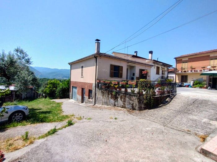 Casa trilocale in vendita in Via Colletronco, Colletronco, San Giovanni Incarico