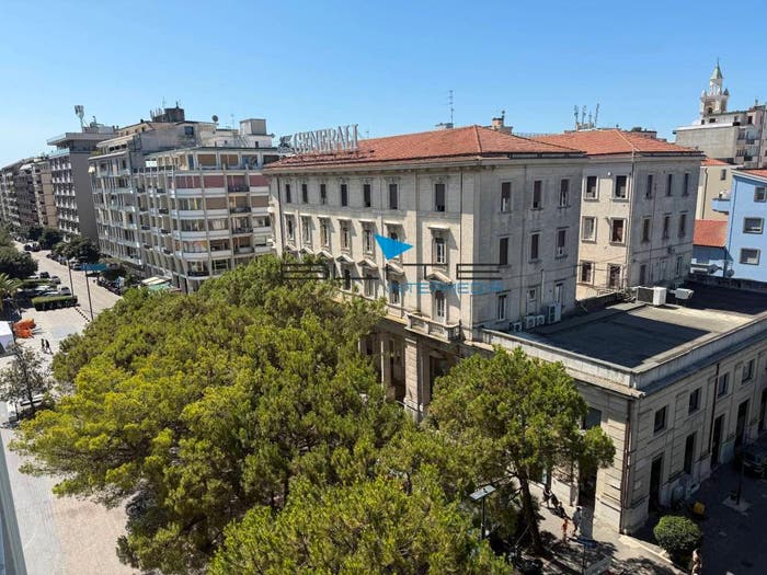 Appartamento con 6 locali in vendita in Piazza Della Rinascita, Piazza Salotto Corso Umberto, Pescara