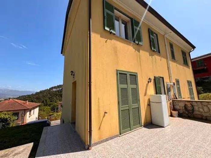 Casa con 6 locali in vendita in Via Vincenzo Monti, Centro, Ameglia