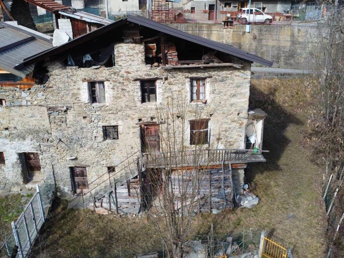 Casa con 6 locali in vendita in Località Sarotti, Edolo