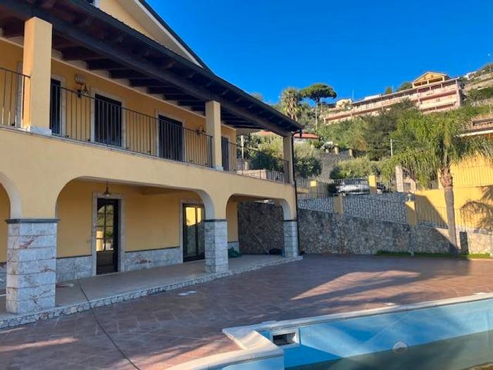 Casa con 6 locali in vendita in Via Noviziato Casazza, Camaro Superiore, Messina
