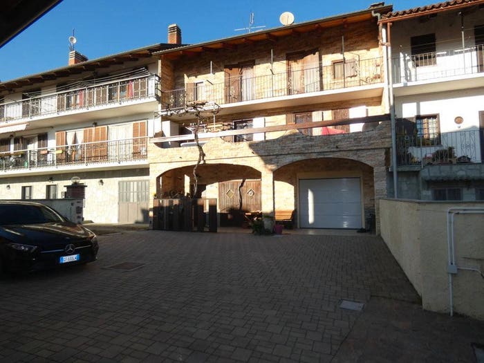 Casa con 6 locali in vendita in Strada Berga, Cumiana