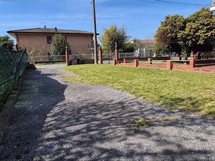 Appartamento trilocale in vendita in Cinque Vie, Massa