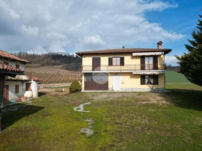 Casa con 6 locali in vendita in LOCALITA' PIANO, Novello