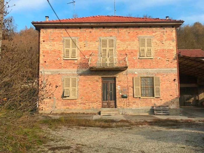 Casa con 6 locali in vendita in Via Colla, Cortiglione