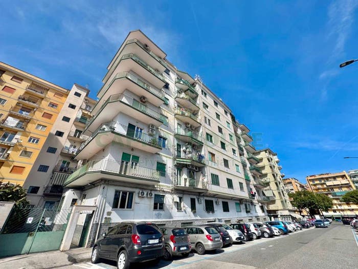 Appartamento trilocale in vendita in Piazza Gabriele D'Annunzio, Fuorigrotta, Napoli