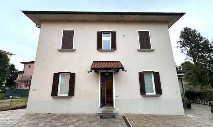 Casa con 5 locali in vendita in Via beato Geremia Lambertenghi, Lora, Como