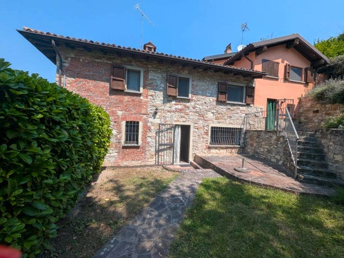 Casa con 5 locali in vendita in Via Montecanino, Centro, Golferenzo