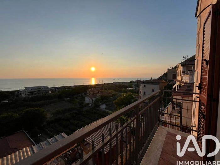 Casa con 6 locali in vendita in Via Indipendenza, Centro, Amantea
