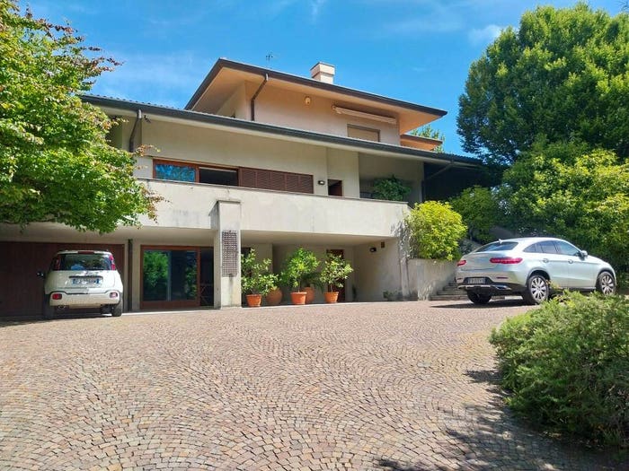 Casa con 6 locali in vendita in Via Don Lorenzo Riva, Gromlongo, Palazzago