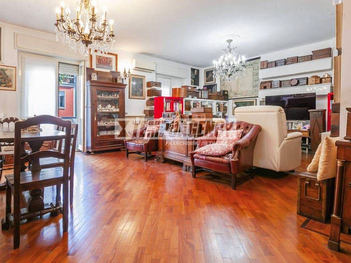 Appartamento quadrilocale in vendita in Via del Caravaggio, Solari, Milano