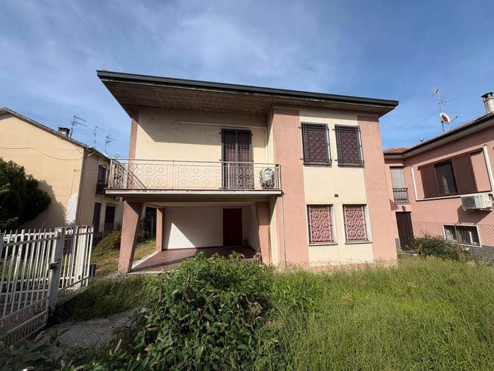 Casa quadrilocale in vendita in Via Don Luigi Motti, Centro, Gropello Cairoli