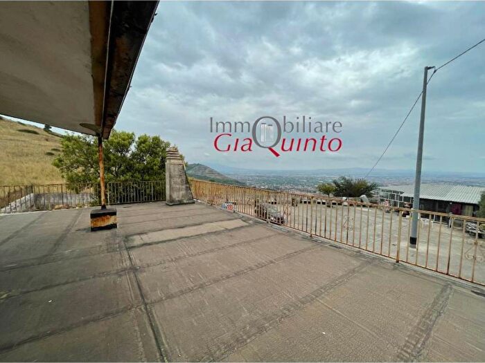 Casa con 6 locali in vendita in via vitagliano rossetti, Casertavecchia Casola, Caserta