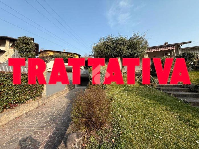 Casa con 6 locali in vendita in via francesco menassi, Capriolo