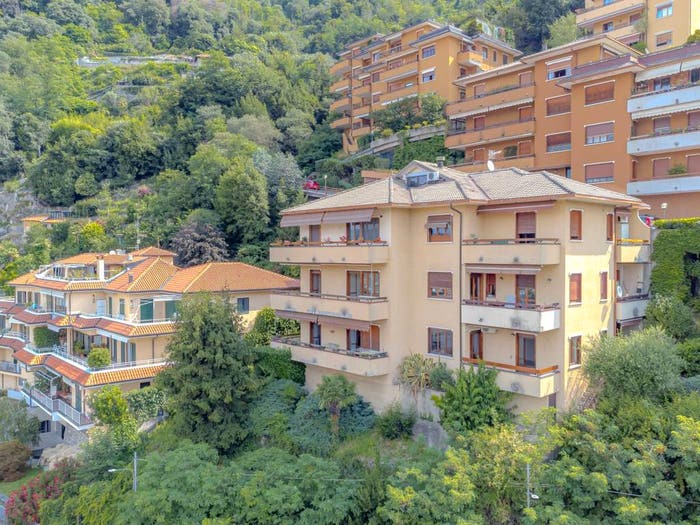 Appartamento trilocale in vendita in Via per Brunate, Garzola, Como