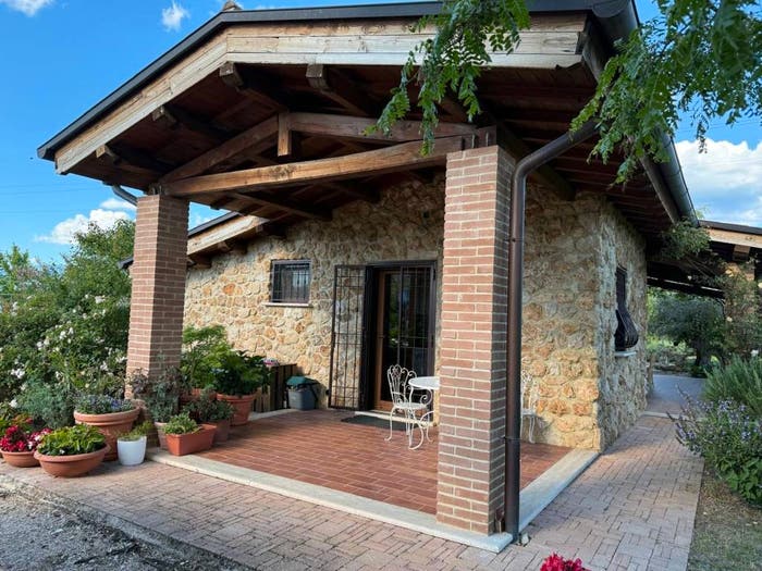 Casa con 6 locali in vendita in Via Canniccia, Rieti