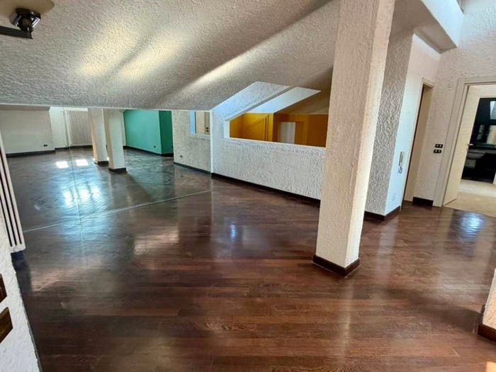 Appartamento trilocale in vendita in Via Viviani, Semicentro, Crema
