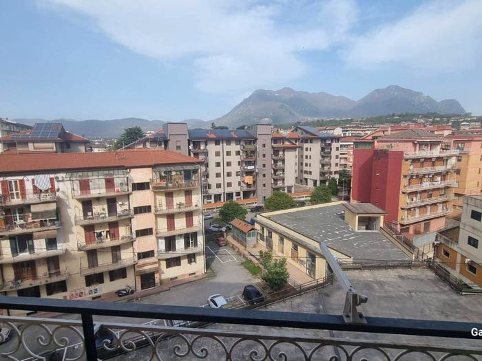 Appartamento quadrilocale in vendita in Via Piave, A Annarumma A Gasperi F Tedesco, Avellino